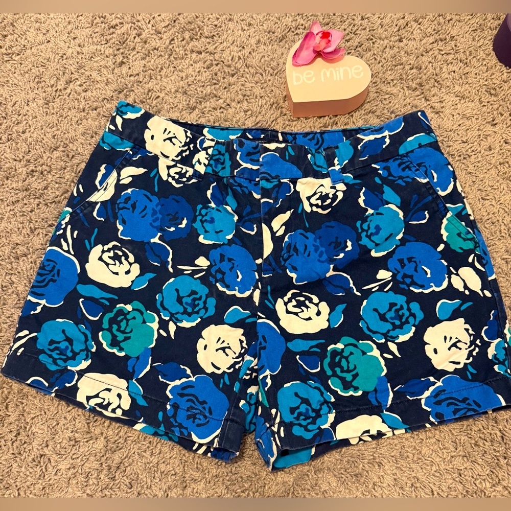 Floral Tommy Hilfiger shorts Size 8 🌸🌸🌸